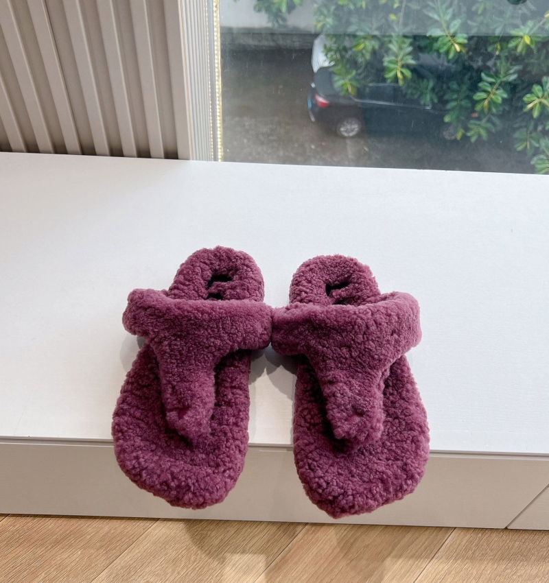 l*ew* slippers